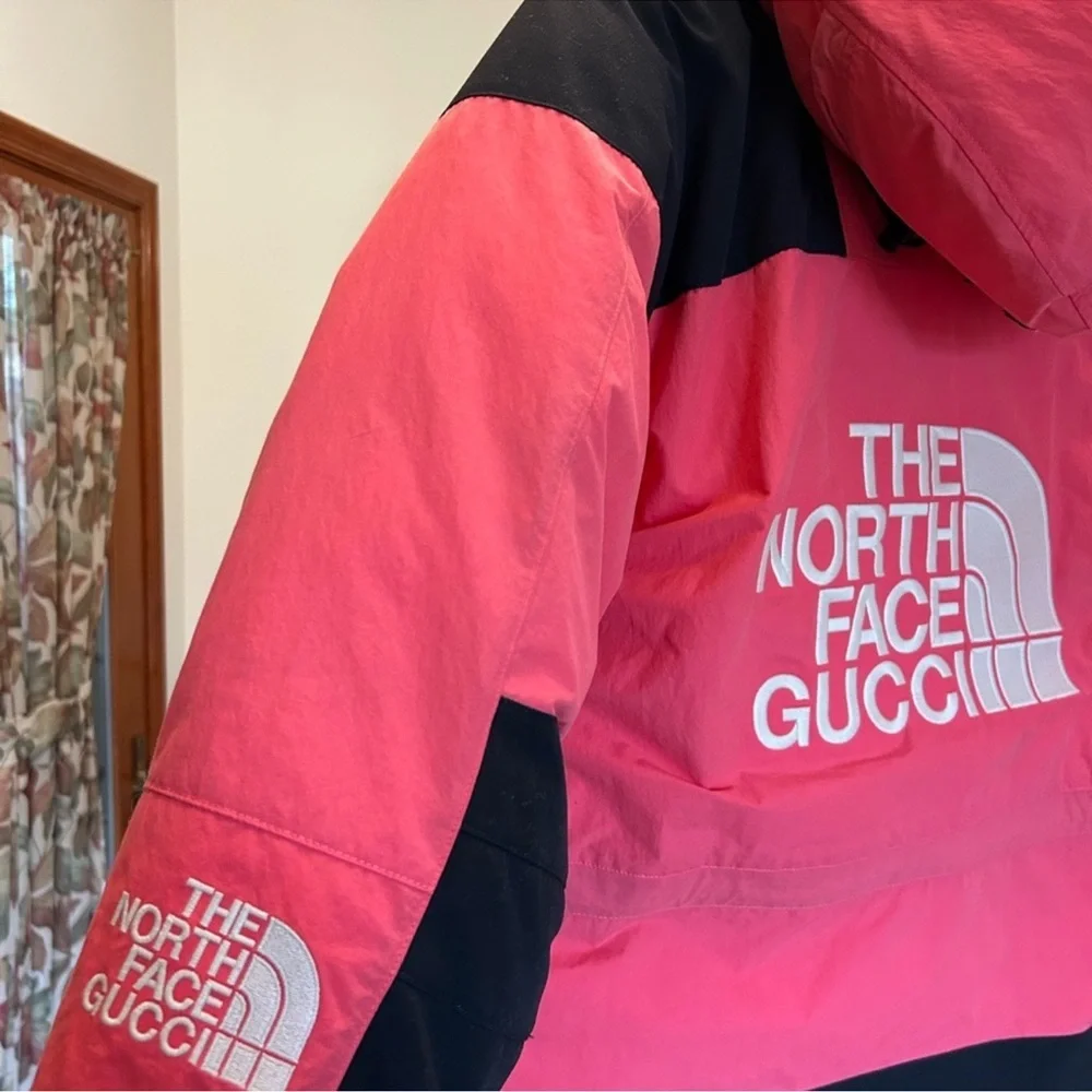 Women’s Gucci ex Northface collaboration, puffer jacket size medium NWT